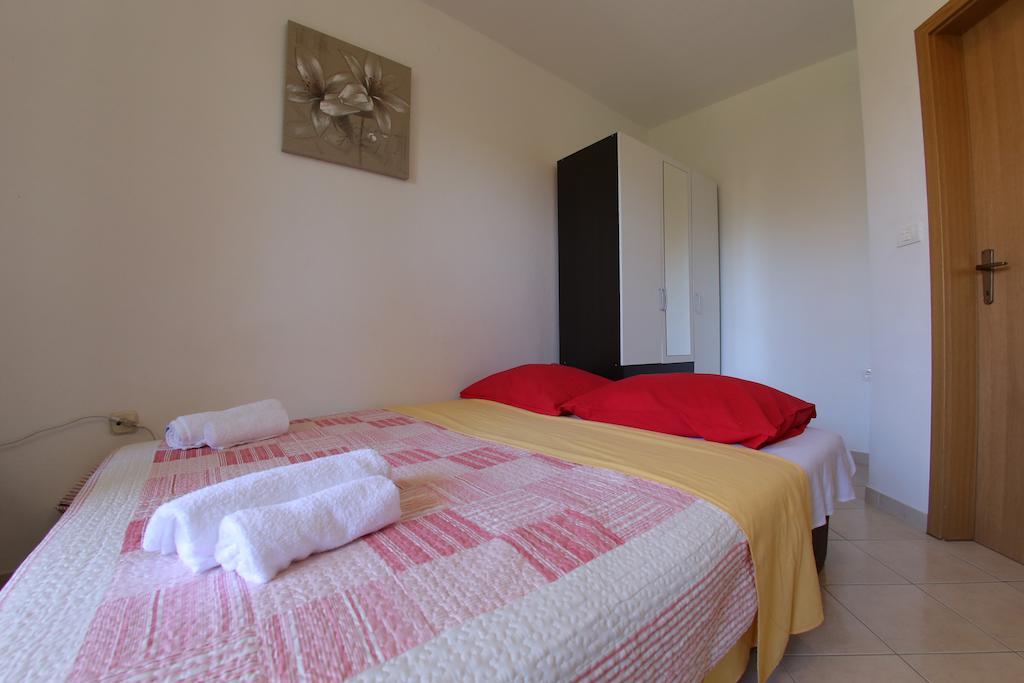 Apartment Vedrana *