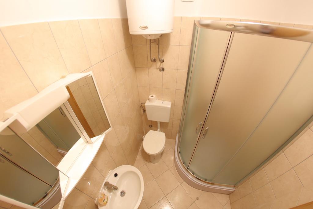 Vedrana Apartment *