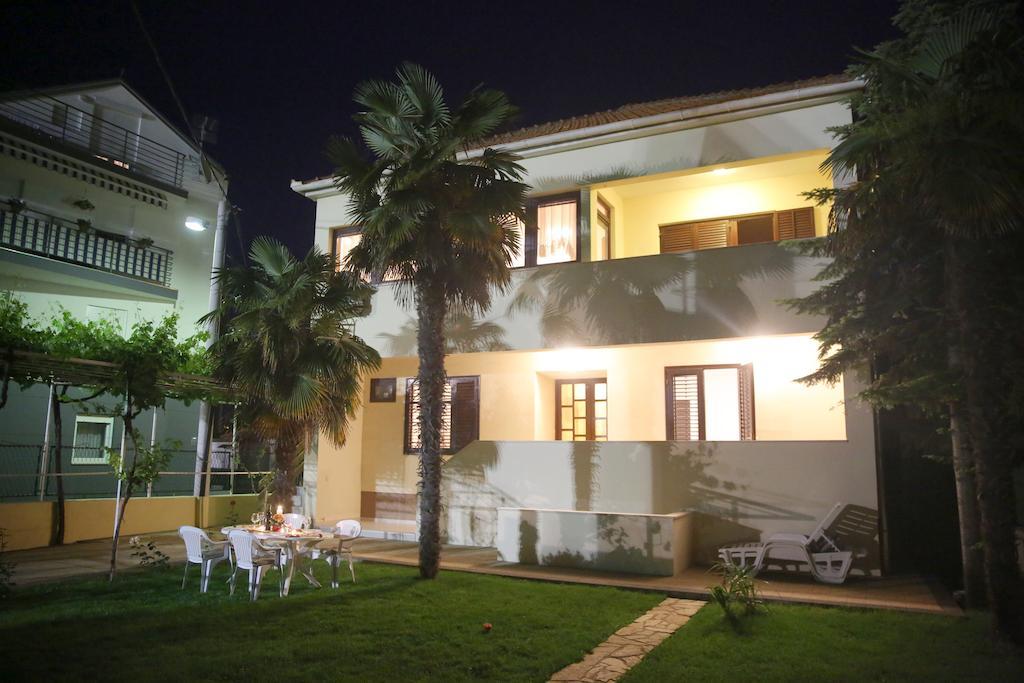 Apartment Vedrana *