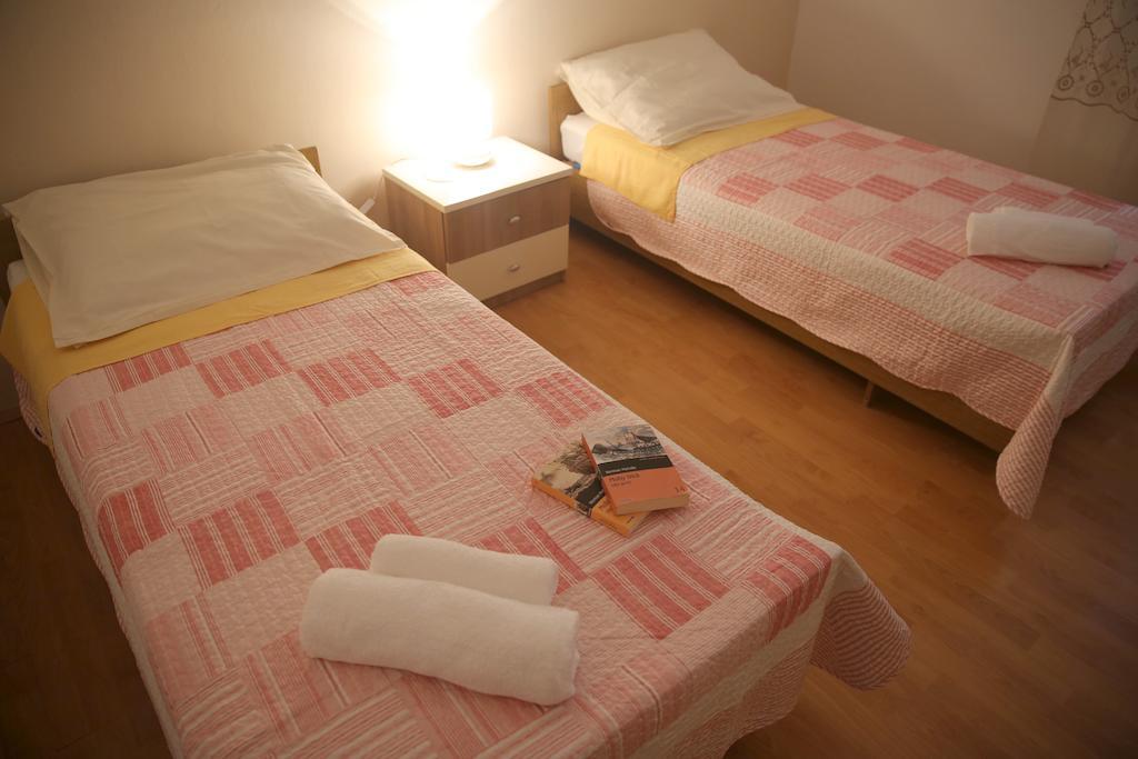 Vedrana Apartment *