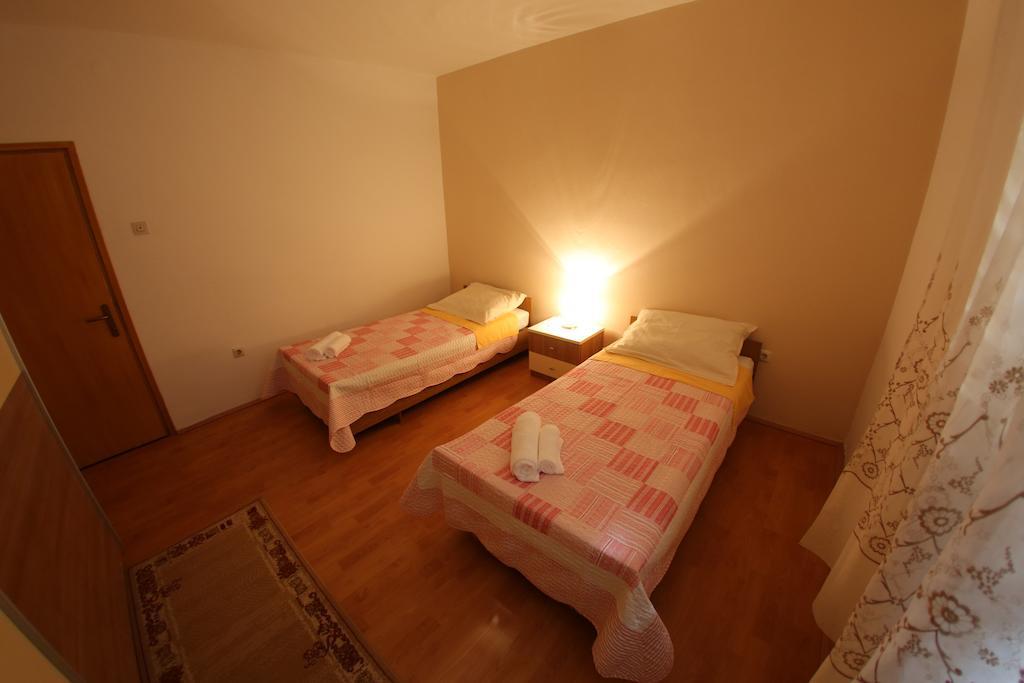 Apartment Vedrana *