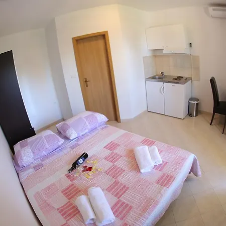 Apartments Vedrana Zadar Room photo